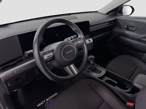 Certified 2025 Hyundai Kona SEL image 9