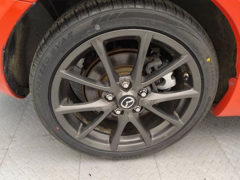 Used 2015 MAZDA MX-5 Miata Club image 31