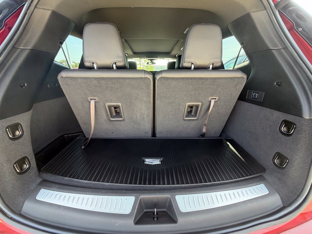 Used 2025 Cadillac XT6 Luxury FWD image 33
