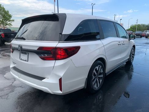 Used 2025 Honda Odyssey EX-L image 3