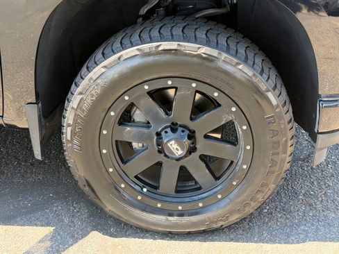 Used 2020 Chevrolet Silverado 1500 Custom w/ Custom Value Package RWD image 9
