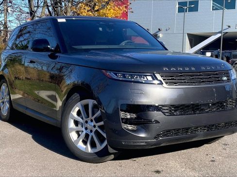 New 2025 Land Rover Range Rover Sport SE image 2