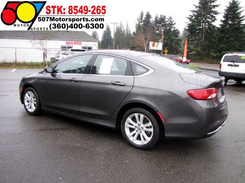Used 2016 Chrysler 200 Limited image 5