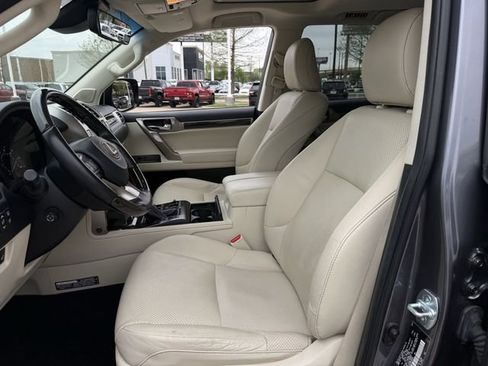 Used 2021 Lexus GX 460 Luxury w/ Off Road Package AWD/4WD image 27