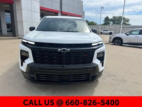 Used 2024 Chevrolet Traverse RS AWD/4WD image 3