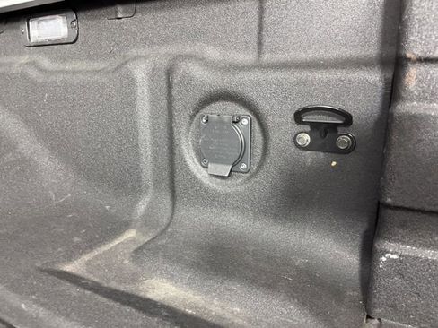 Used 2025 Nissan Frontier SV w/ SV Convenience Package RWD image 47