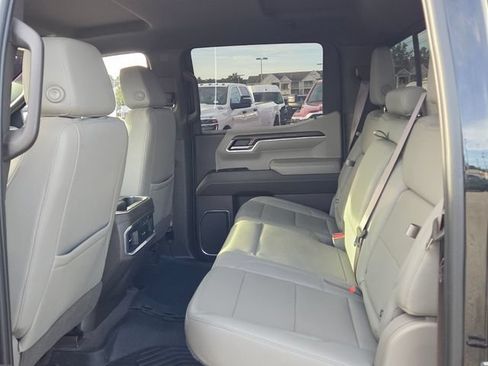 Used 2022 GMC Sierra 1500 SLT w/ SLT Premium Plus Package AWD/4WD image 6
