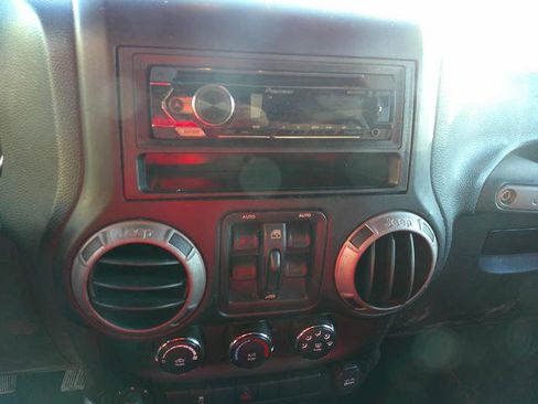 Used 2013 Jeep Wrangler Unlimited Sport image 10