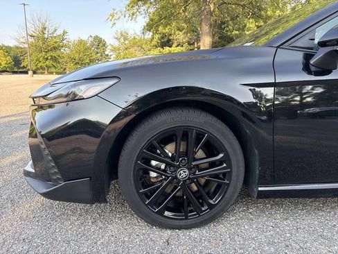 Used 2025 Toyota Camry SE FWD image 10