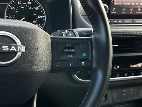 Used 2025 Nissan Rogue SV AWD/4WD image 14