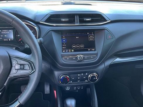 Used 2023 Chevrolet TrailBlazer RS FWD image 4