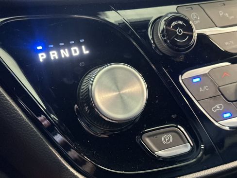 Used 2026 Chrysler Pacifica Select FWD image 23