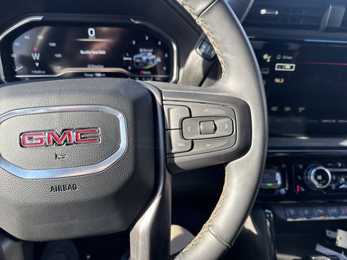 Used 2024 GMC Sierra 2500 AT4 w/ AT4 Preferred Package image 19