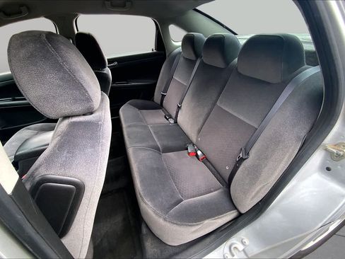 Used 2010 Chevrolet Impala LT FWD image 20