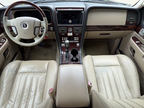 Used 2005 Lincoln Aviator 2WD image 3