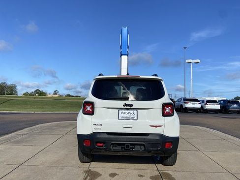 Used 2023 Jeep Renegade Trailhawk w/ Trailhawk Elite Group AWD/4WD image 10