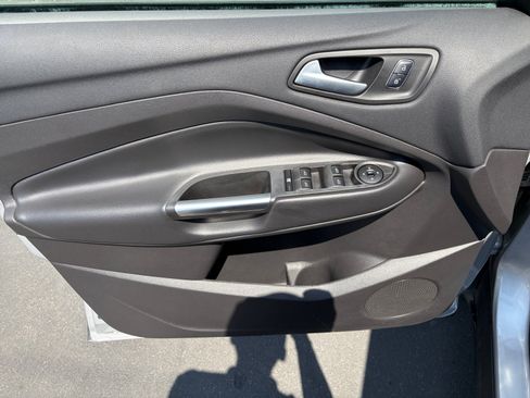 Used 2017 Ford Escape SE AWD/4WD image 9
