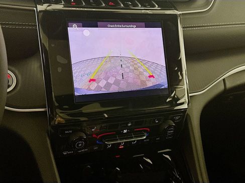 New 2025 Jeep Grand Cherokee Altitude image 15