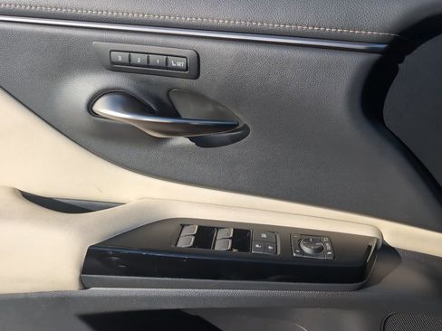 Used 2023 Lexus ES 250 w/ Premium Package image 26