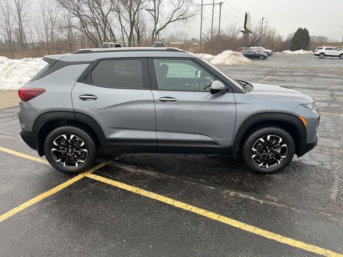 Used 2022 Chevrolet TrailBlazer LT w/ Convenience Package image 7