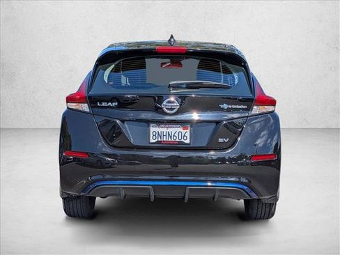 Used 2019 Nissan Leaf SV w/ SV Technology Package FWD image 7