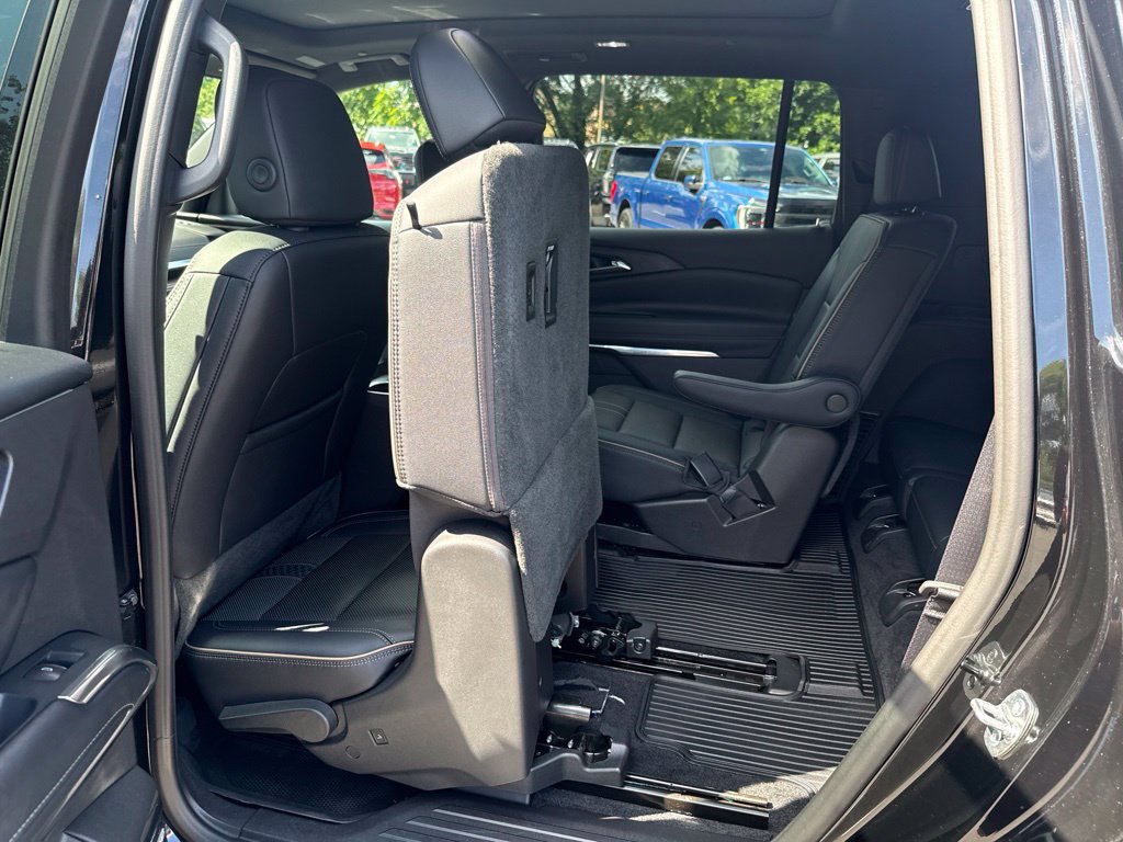 Used 2026 Chevrolet Traverse High Country w/ LPO, Floor Liner Package AWD/4WD image 46