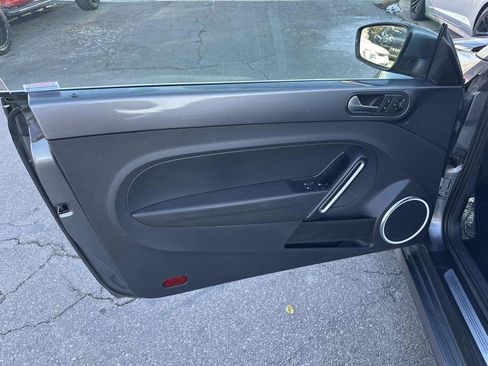 Used 2013 Volkswagen Beetle 2.5 image 11