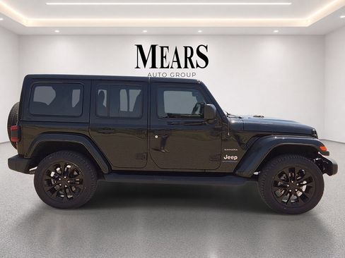 Used 2023 Jeep Wrangler Unlimited Sahara AWD/4WD image 6