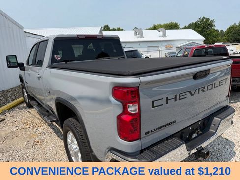 Used 2024 Chevrolet Silverado 2500 LT AWD/4WD image 3