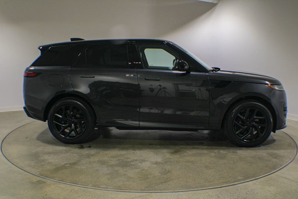 New 2026 Land Rover Range Rover Sport Dynamic SE AWD/4WD image 7