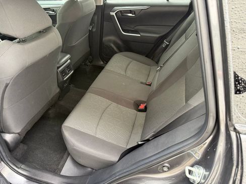 Used 2022 Toyota RAV4 XLE image 13