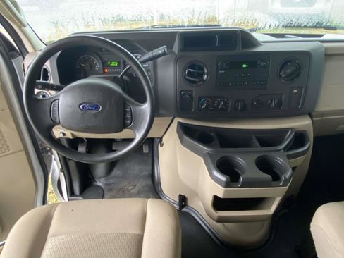 Used 2016 Ford E-450 and Econoline 450 Super Duty w/ Motorhome Prep Package image 22