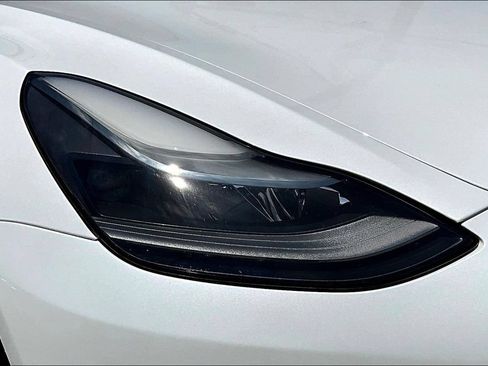 Used 2022 Tesla Model 3 Long Range AWD/4WD image 32