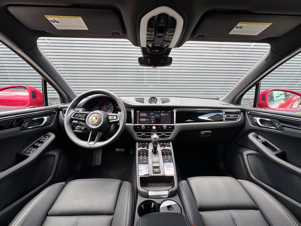 Used 2026 Porsche Macan AWD/4WD image 6