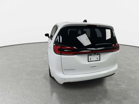 New 2026 Chrysler Pacifica Select FWD image 7