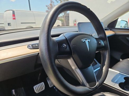 Used 2022 Tesla Model Y Performance AWD/4WD image 11