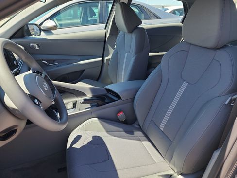 New 2026 Hyundai Elantra SE FWD image 11