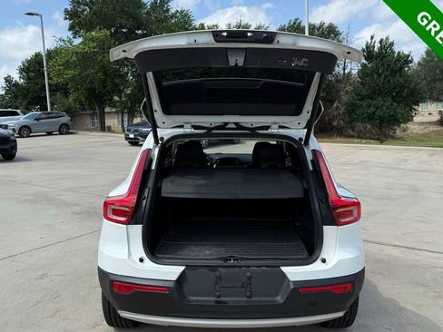 Used 2019 Volvo XC40 T5 Momentum AWD/4WD image 7