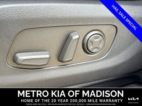 Used 2026 Kia Carnival EX FWD image 13