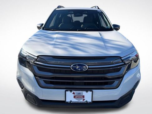 Certified 2025 Subaru Forester Premium AWD/4WD image 7