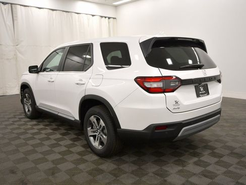 New 2025 Honda Pilot EX-L image 5