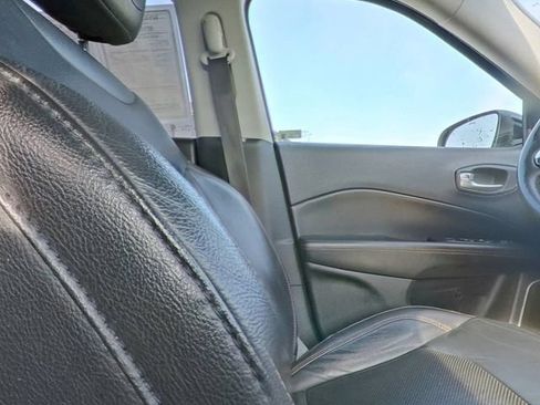 Used 2018 Jeep Compass Limited w/ Navigation Group AWD/4WD image 28