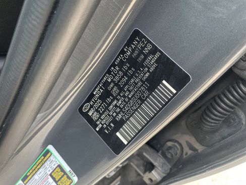 Used 2025 Hyundai Elantra SEL image 30