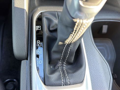 Used 2025 Nissan Frontier SV image 15