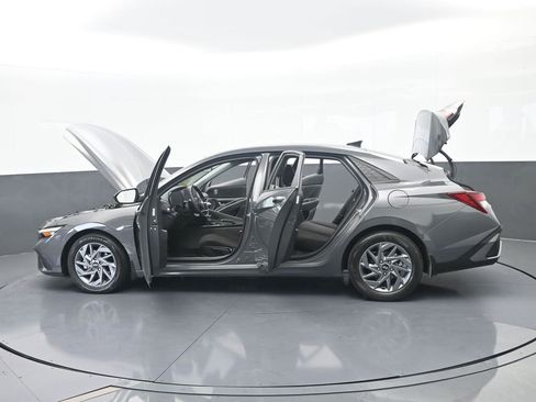 Used 2024 Hyundai Elantra SEL FWD image 69