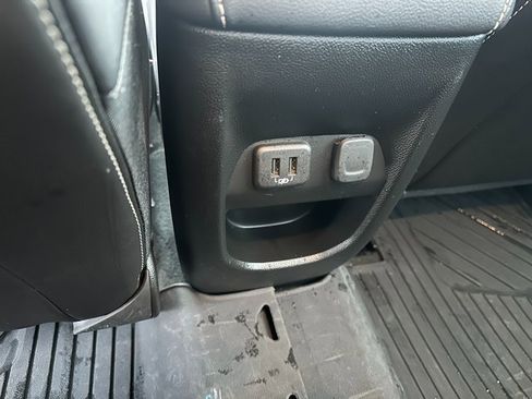 Used 2022 GMC Canyon Denali image 20