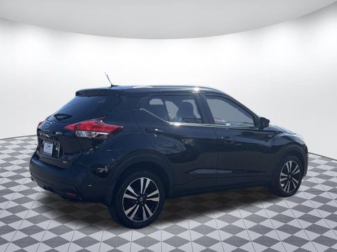 Used 2018 Nissan Kicks SV FWD image 7