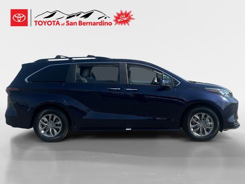 New 2026 Toyota Sienna XLE FWD image 6