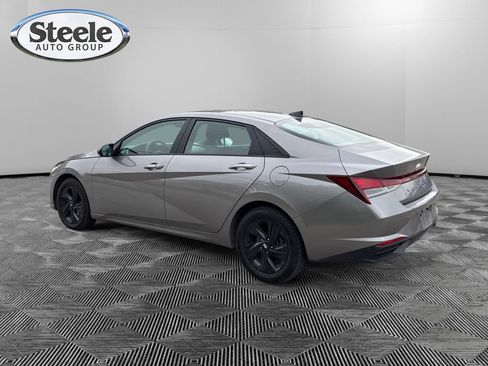 Used 2023 Hyundai Elantra SEL FWD image 3
