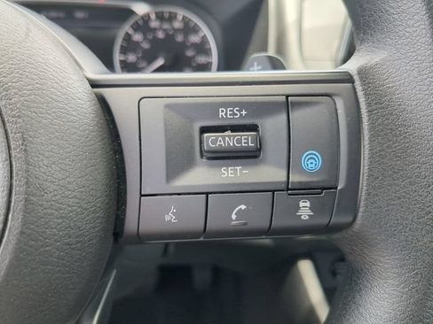 Used 2024 Nissan Rogue SV AWD/4WD image 31
